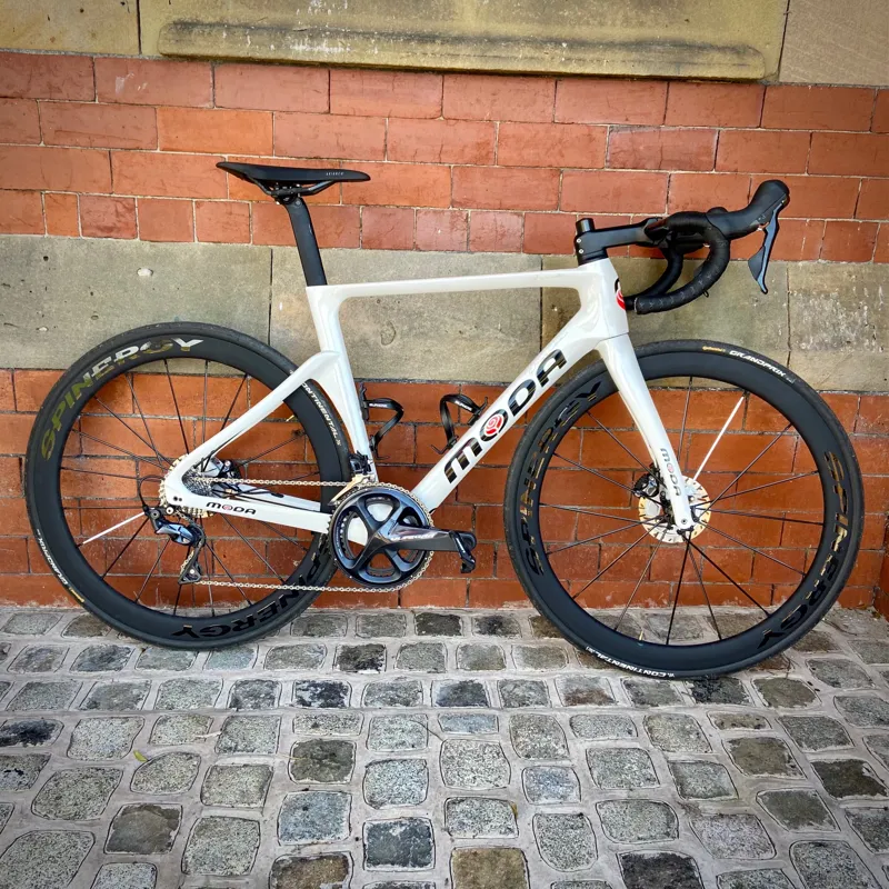 Moda carbon sales road bike